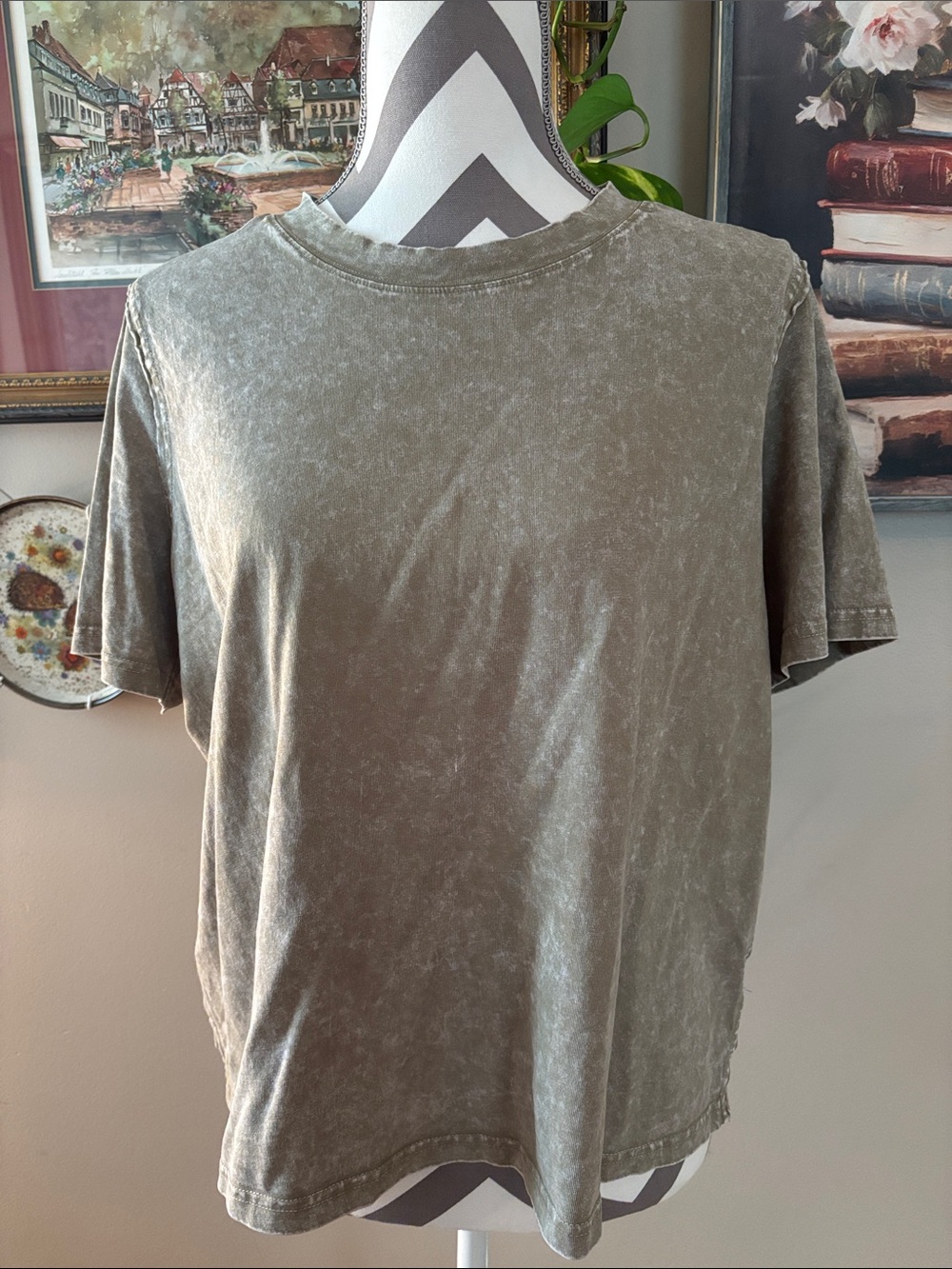 BKE Men's Washed Olive Green Short-Sleeve Tee